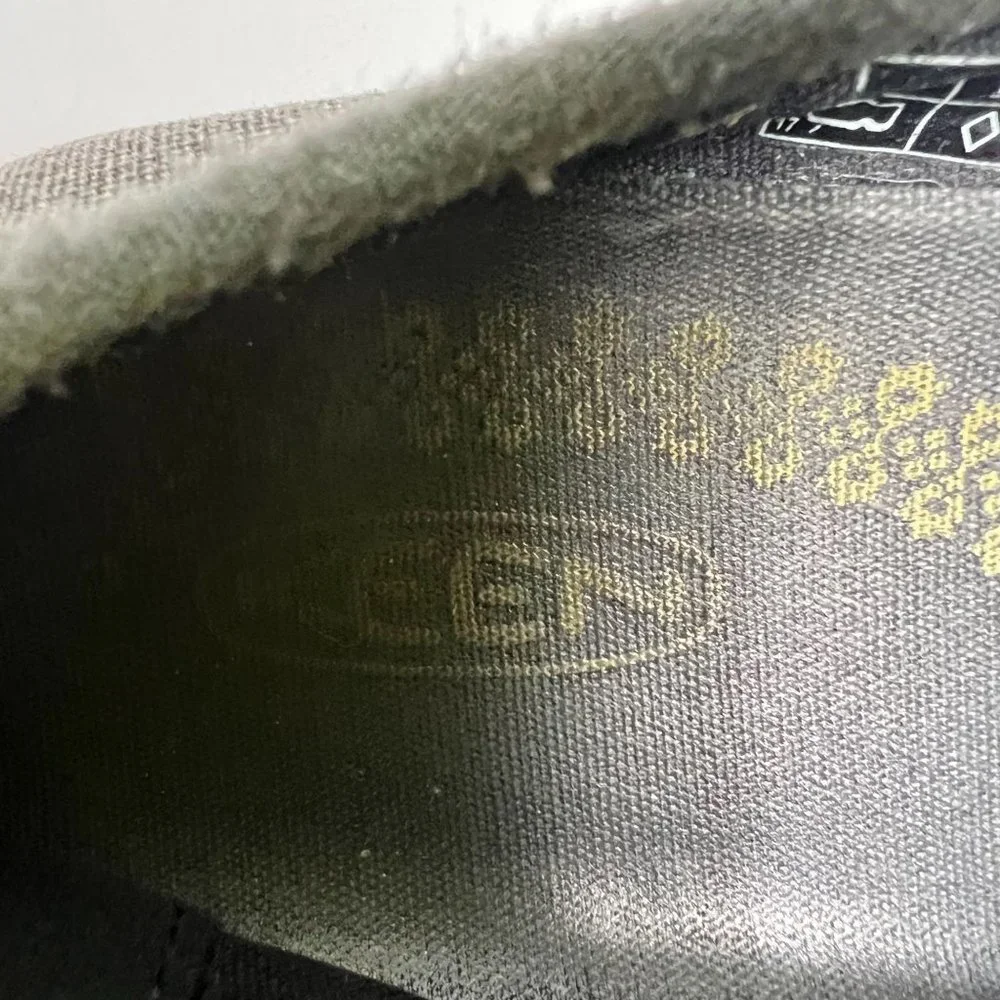 Keen Womens Size 7.5 Gray Canvas Slip On Mary Jane Flats Elastic Stretch Strap - Picture 5 of 6